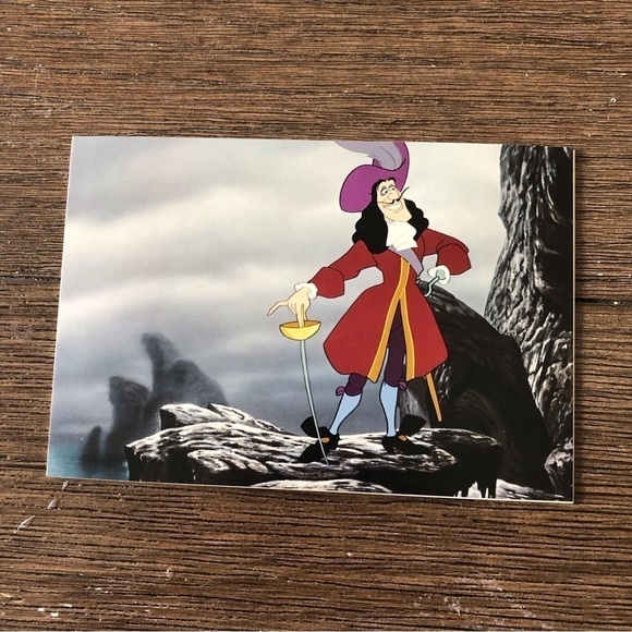 Disney Villains Postcards: Peter Pan: Captain Hook 3 pack. - Picture 3 of 4